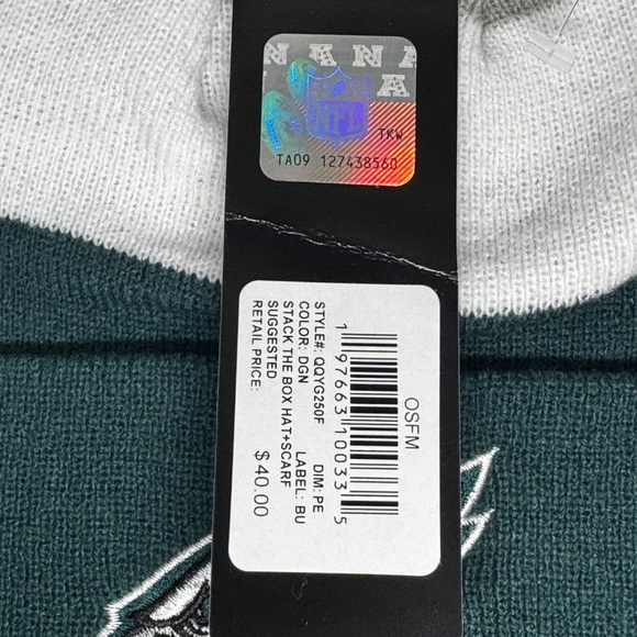 Philadelphia Eagles β’ Super Bowl LIX Champions Beanie & Scarf Set -ππ¦
 NWT - Picture 3 of 4